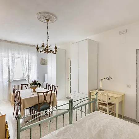 Bed & Breakfast Limited Edition 2*